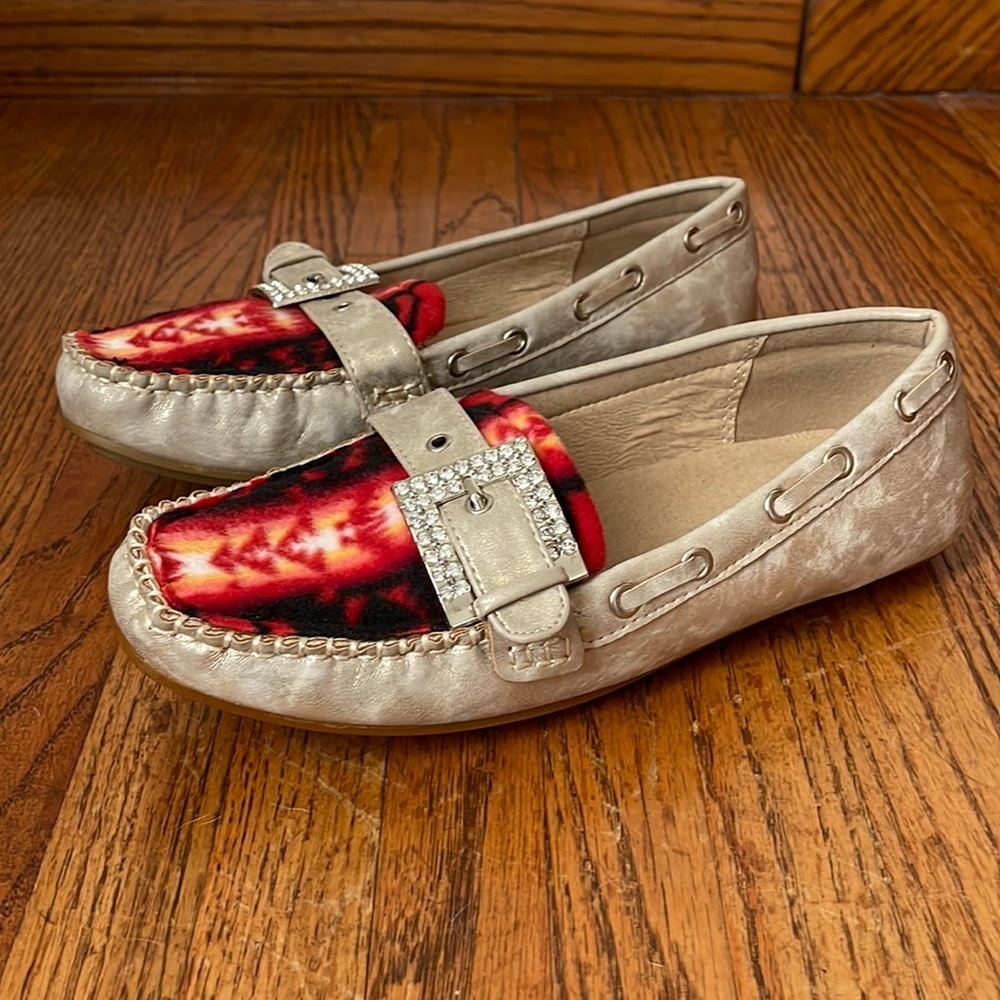 Nature Breeze Beige Southwestern Bling Buckle Flat Loafer Shoes Size 7
